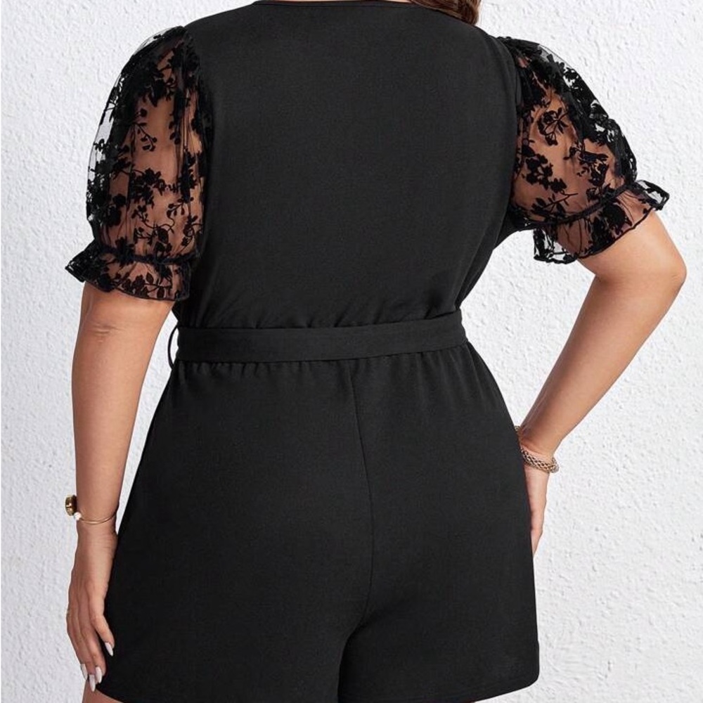 Contrast mesh puff sleeve belted romper - Picture 2 of 6